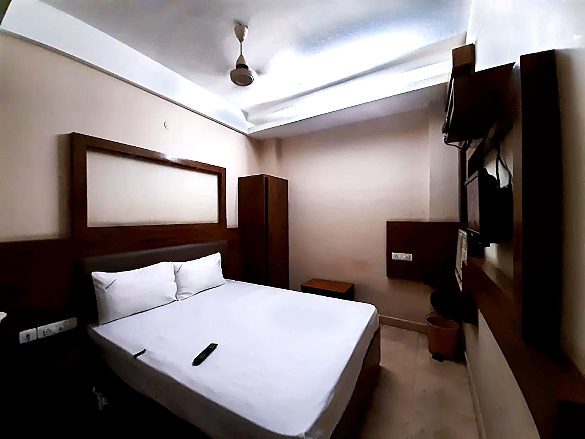 Deluxe Room with Designer False Ceiling